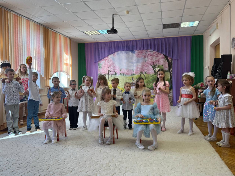 «Весенний светлый праздник – 8 марта».